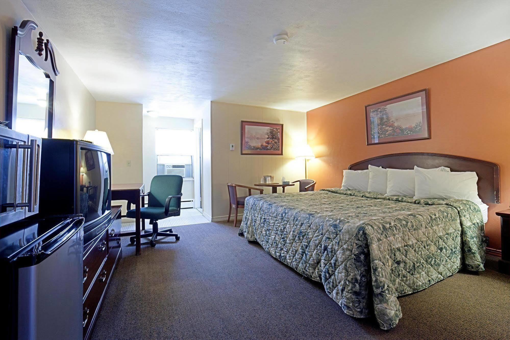 Americas Best Value Inn Брэдфорд Номер фото