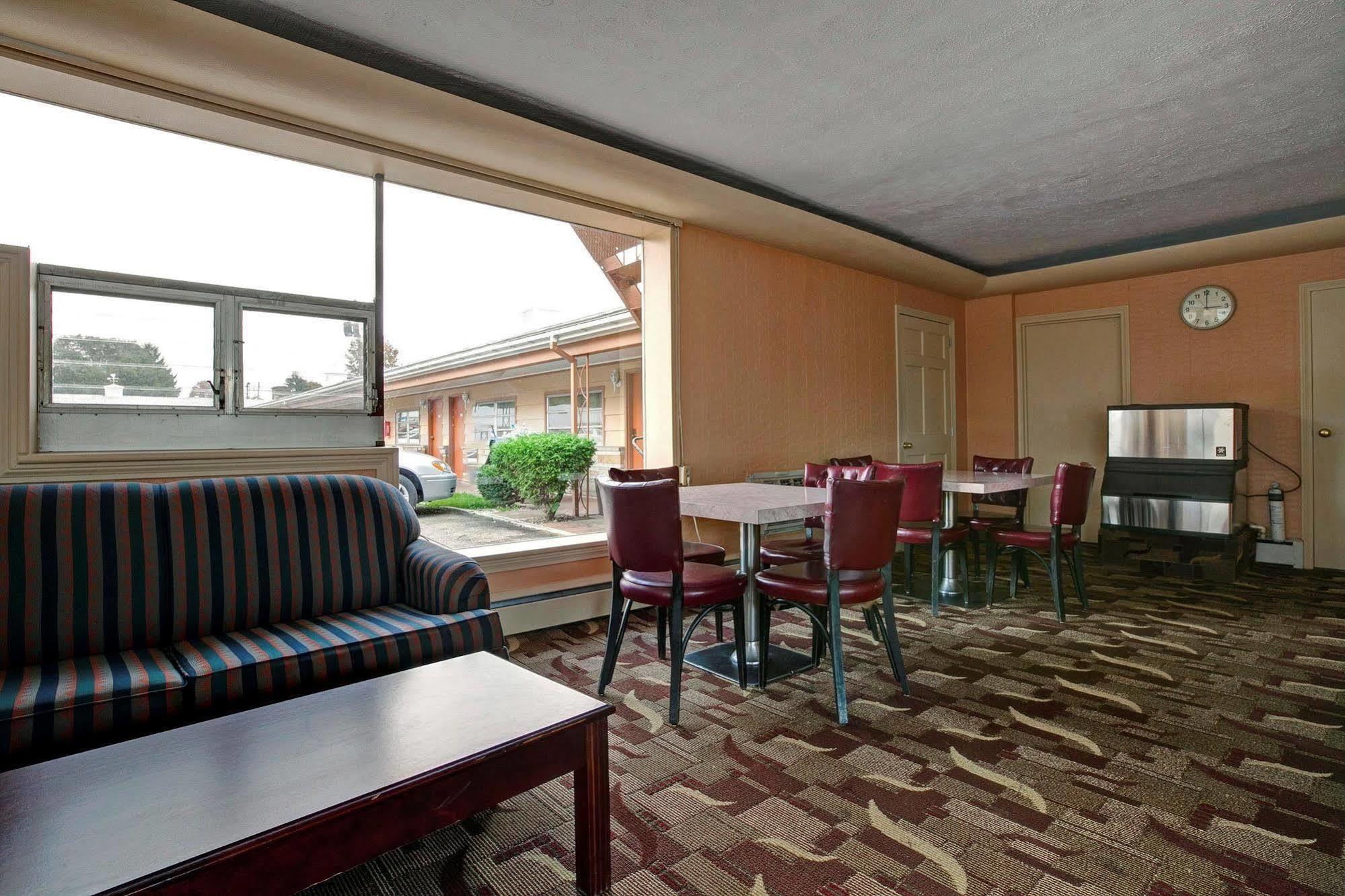 Americas Best Value Inn Брэдфорд Ресторан фото