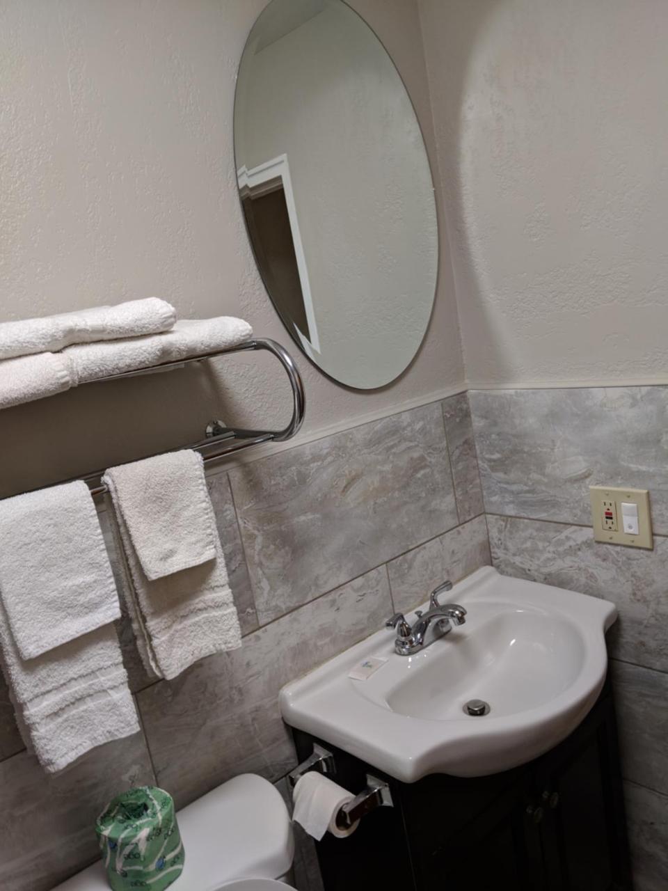Americas Best Value Inn Брэдфорд Экстерьер фото